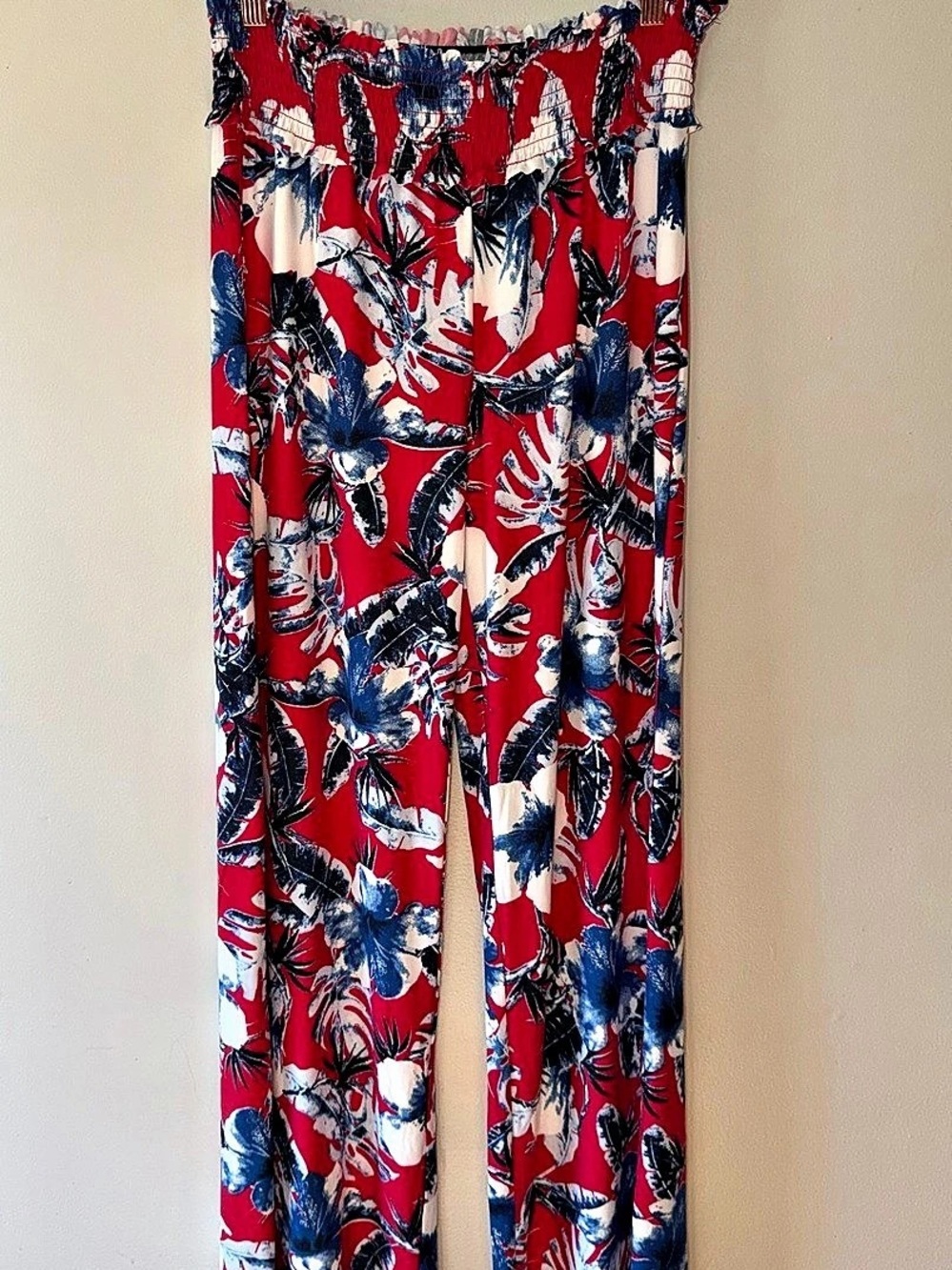 Red Blue White Tropical Floral Wide Leg Pants Size Large NWT Smocked Waist